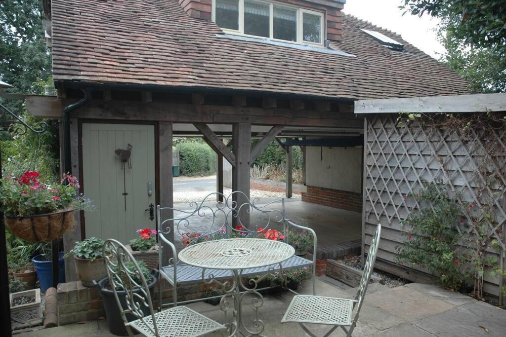 Cowslip Barn Annexe, Countryside Stay Near Чичестер Экстерьер фото