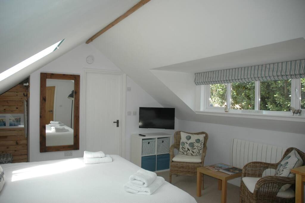 Cowslip Barn Annexe, Countryside Stay Near Чичестер Экстерьер фото